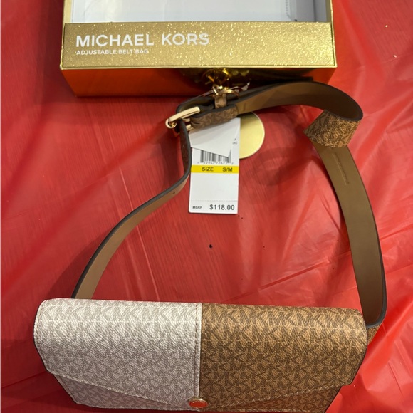 Michael kors Belt Bag NWT - Picture 2 of 8